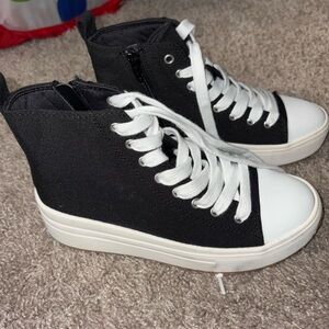 Stylish Black High-Top Sneakers with White Laces